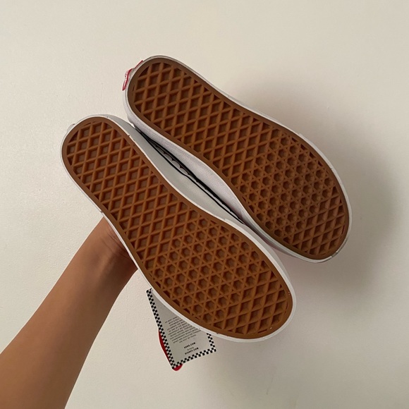 NEW- Vans x Disney Authentic Gore Minnie’s Bow - Picture 5 of 7